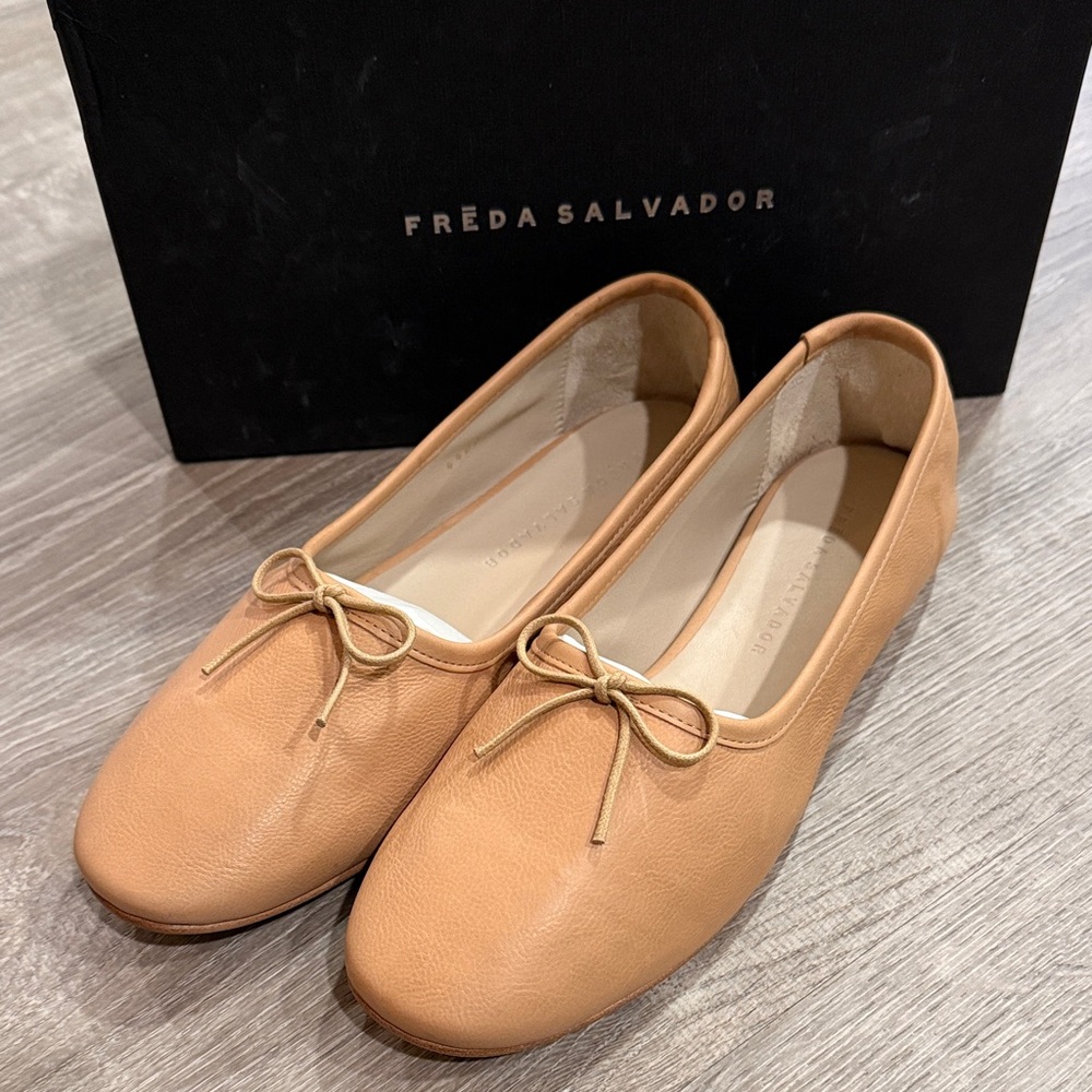 Freda Salvador Caramel Leather Bow Ballet Flats size 9 NWT